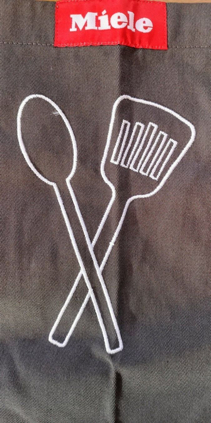 Grembiuli: 2 MIELE-GRILLSCHÜRZEN NEU!!! – Nuovo e nell'imballaggio originale da Widnau venduto da Schurlibua 2