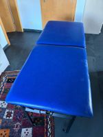 Massageliege blau mit schwarzem Metallrahmen gebraucht