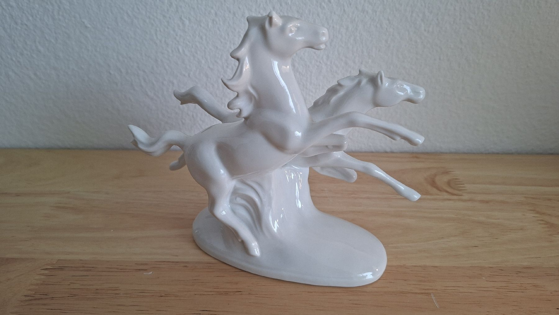 Statuette: Weisse Pferde Figur, Top Zustand! – Usato da Kriens venduto da Wolly85 1