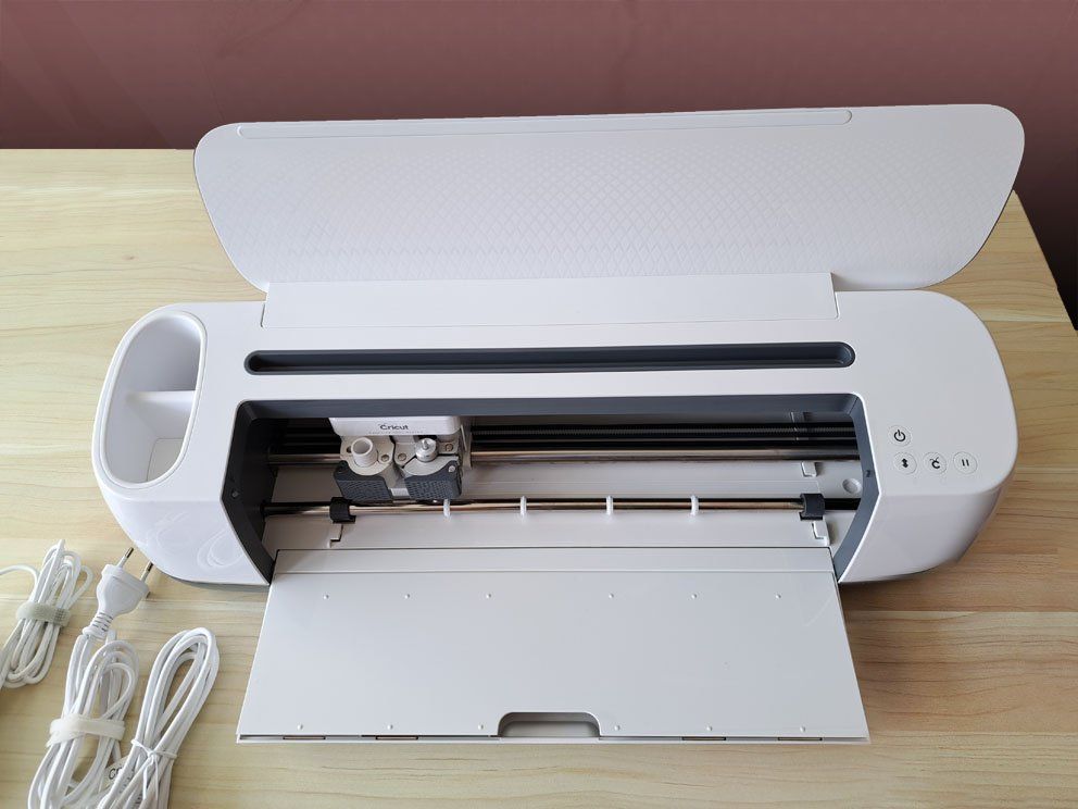 Tutte le macchine: Cricut Maker 1 Schneideplotter (nur 1mal gebraucht) – Nuovo (secondo la descrizione) da Hunzenschwil venduto da riifundiis