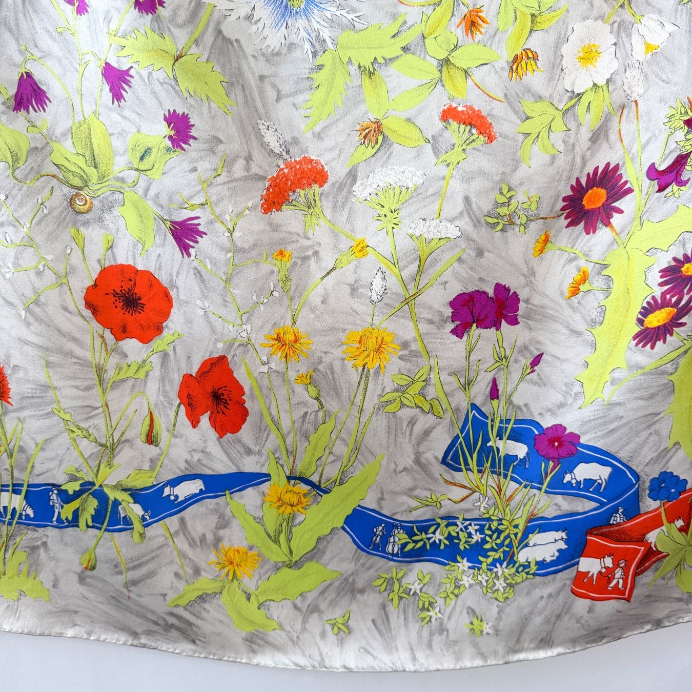 Fabric Frontline Foulards, Tücher & Schals: FABRIC FRONTLINE New Large Silk Scarf – Neu (gemäss Beschreibung) aus Emmen von Avviivva_Com2023 7