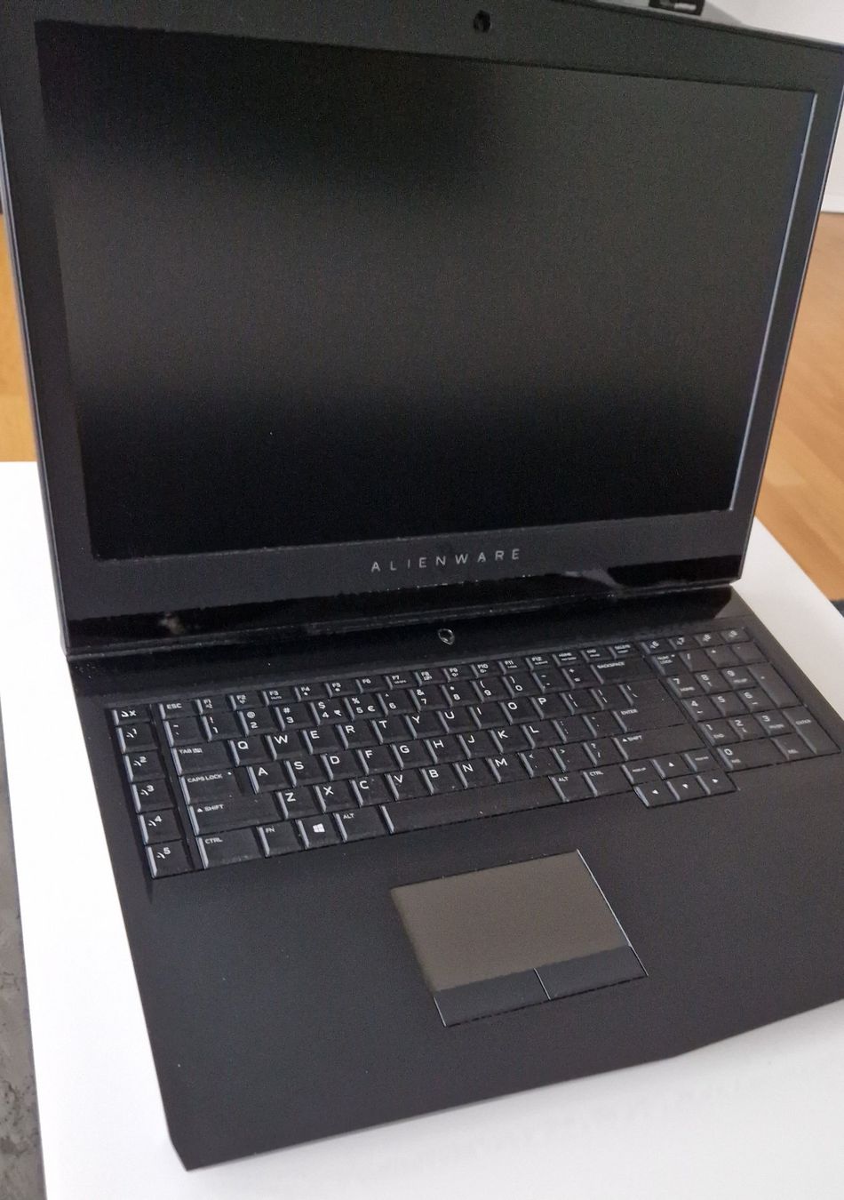 Alienware Notebooks: Alienware 17 R4 Gaming Laptop – Gebraucht aus Zug von  2