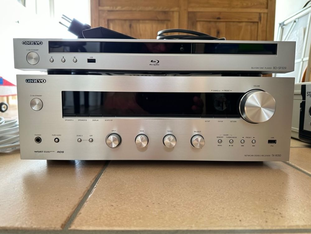 Onkyo Netzwerk StereoReceiver und Bluray DiscPlayer Kaufen auf Ricardo