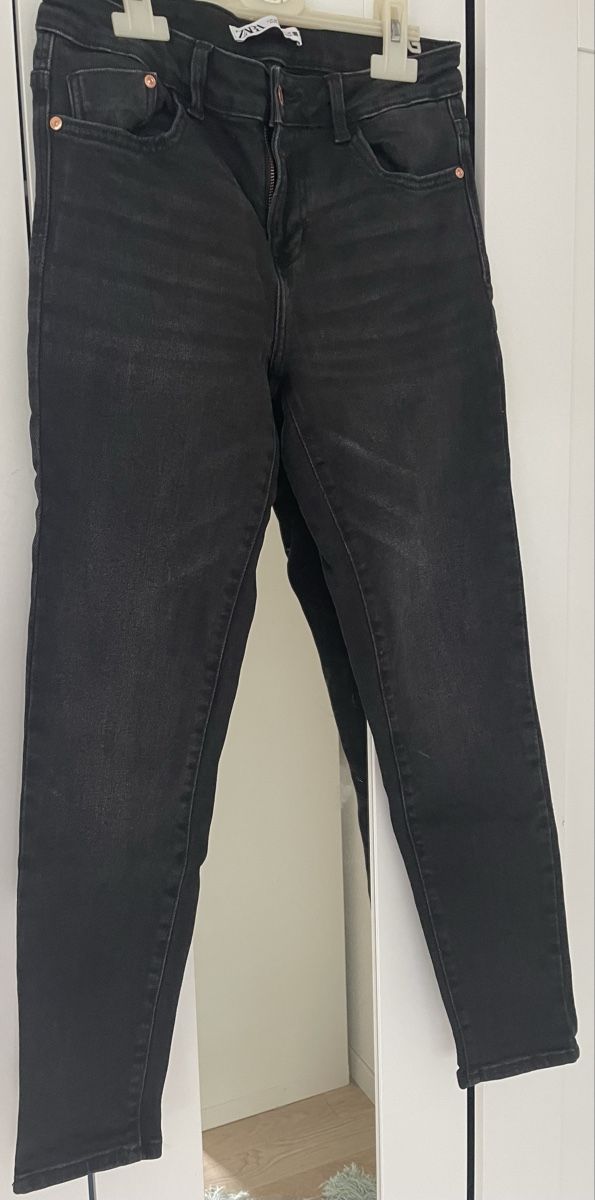 Zara Jeans: Zara Jeans schwarz Gr. 38 – Usato da HORGEN venduto da paris007 1