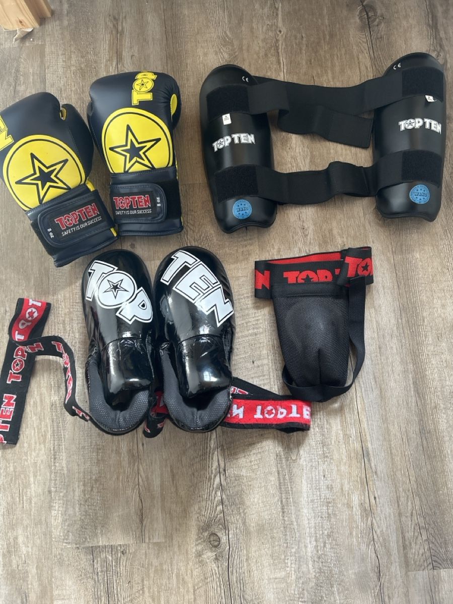 Kinderhandschuhe: Kick Box ausrüstung – Gebraucht aus Leimbach AG von brebi
