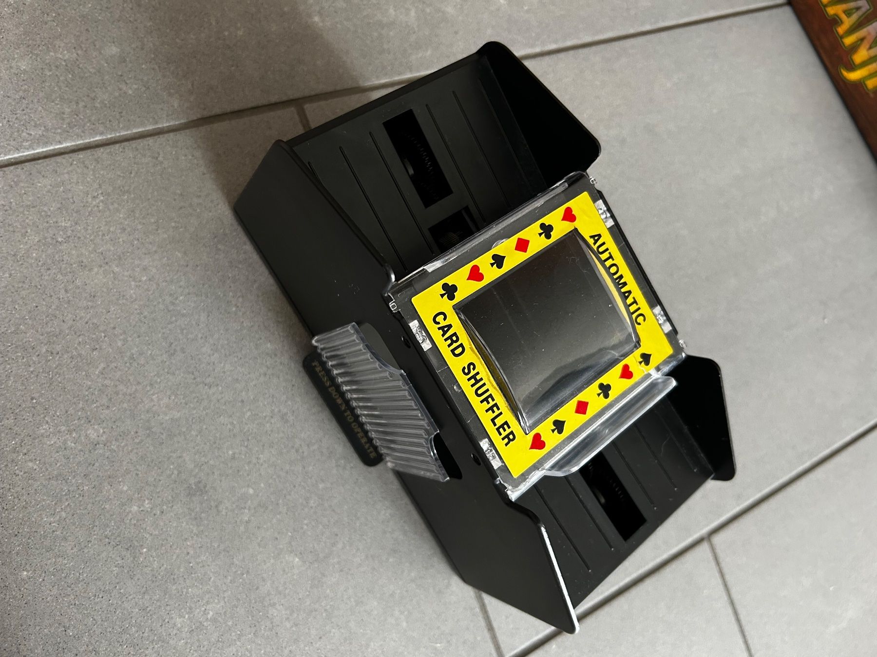 Spiele: Card Shuffler – Gebraucht aus Ehrendingen von mev_lw75