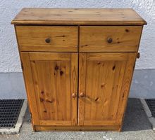 Schöne Kommode aus Holz mit Schubladen & Türen
