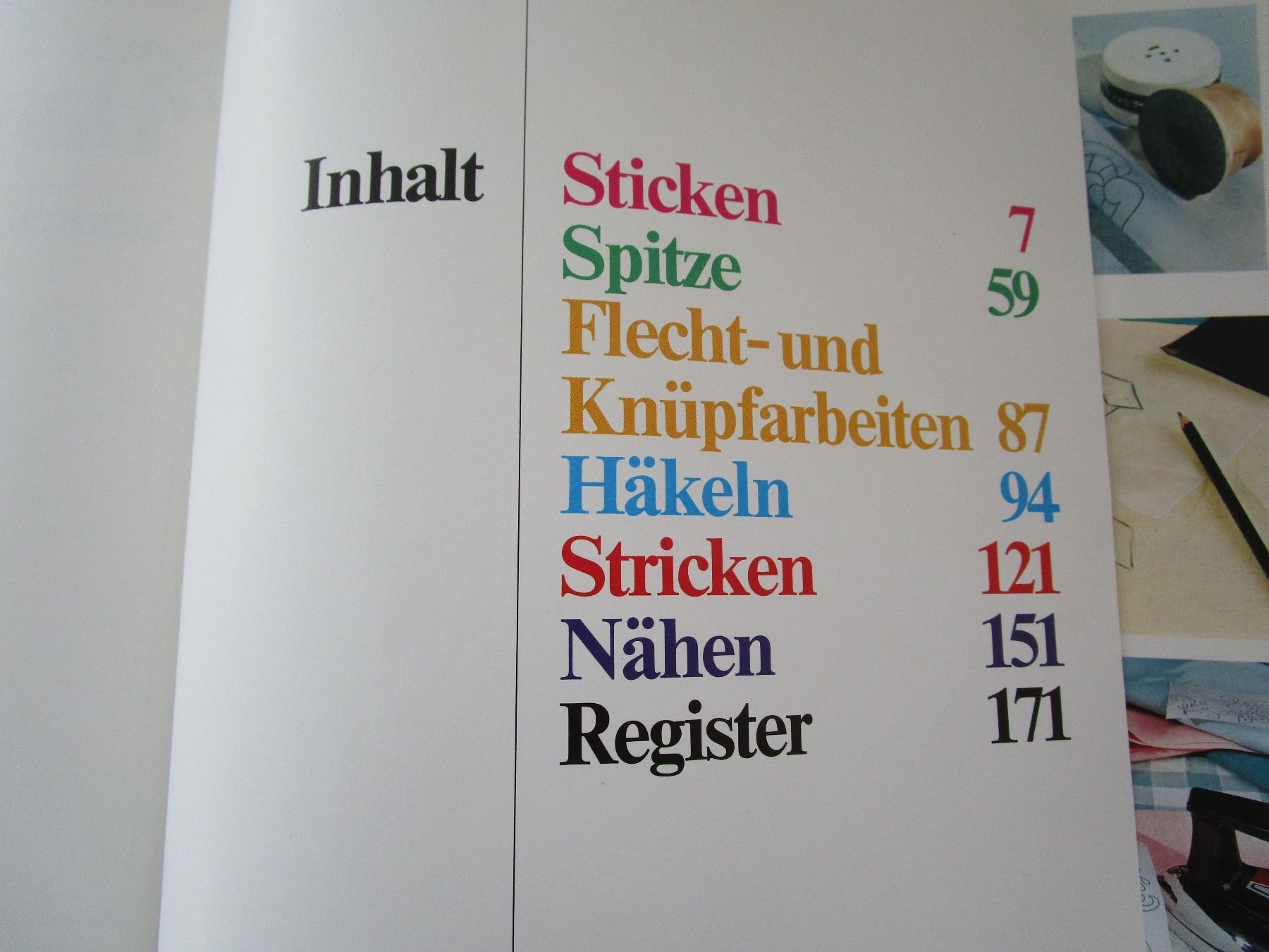 Livres: Handarbeitsbuch – D'occasion à Grenchen par Uhus15 1