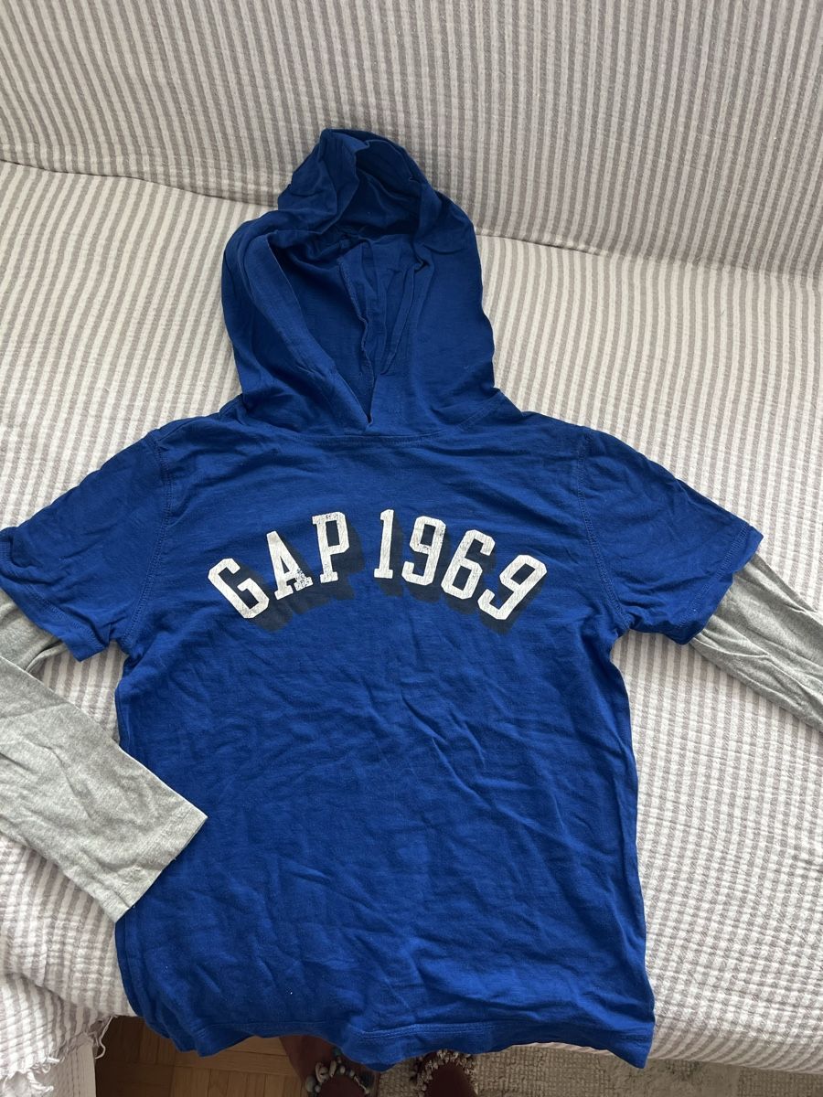 Gap Maglioni & Felpe: GAP PULLOVER HOODIE GR 130/8-9 – Usato da Basel venduto da theo-g77