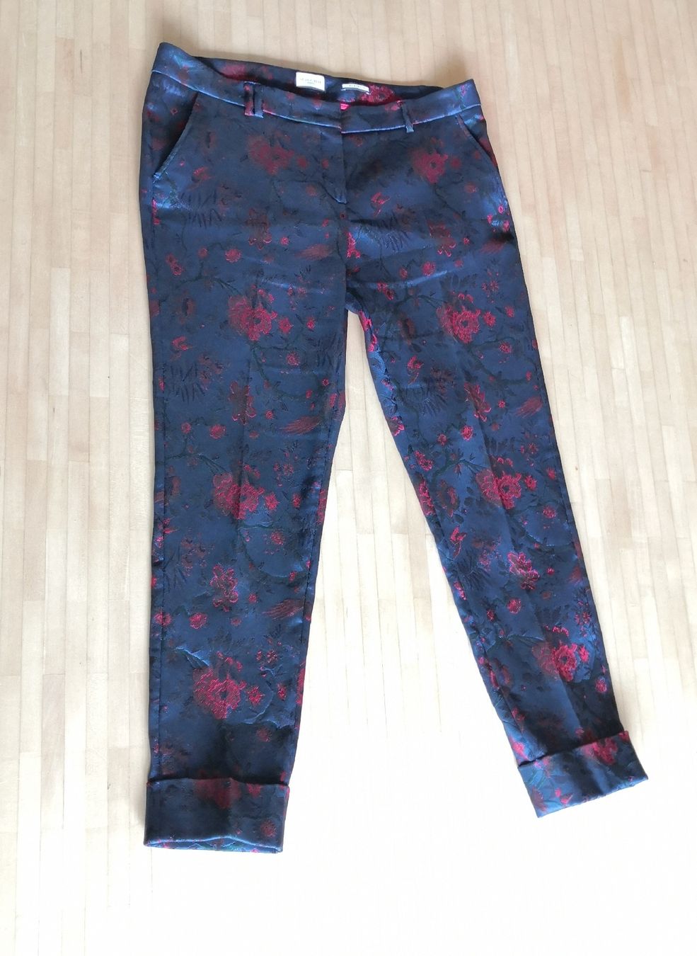 Pantaloni: Seductive Stoffhose Gr. 42 dunkelblau mit Rosen – Usato da Wädenswil venduto da coconut1289 1