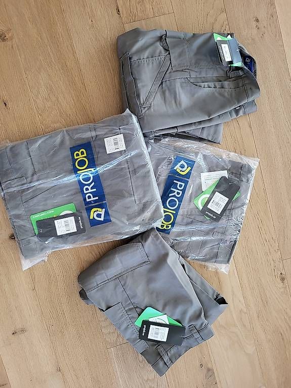 Pantaloni: Arbeitshose in verschiedene grössen – Usato da St. Antoni venduto da Menzce 2
