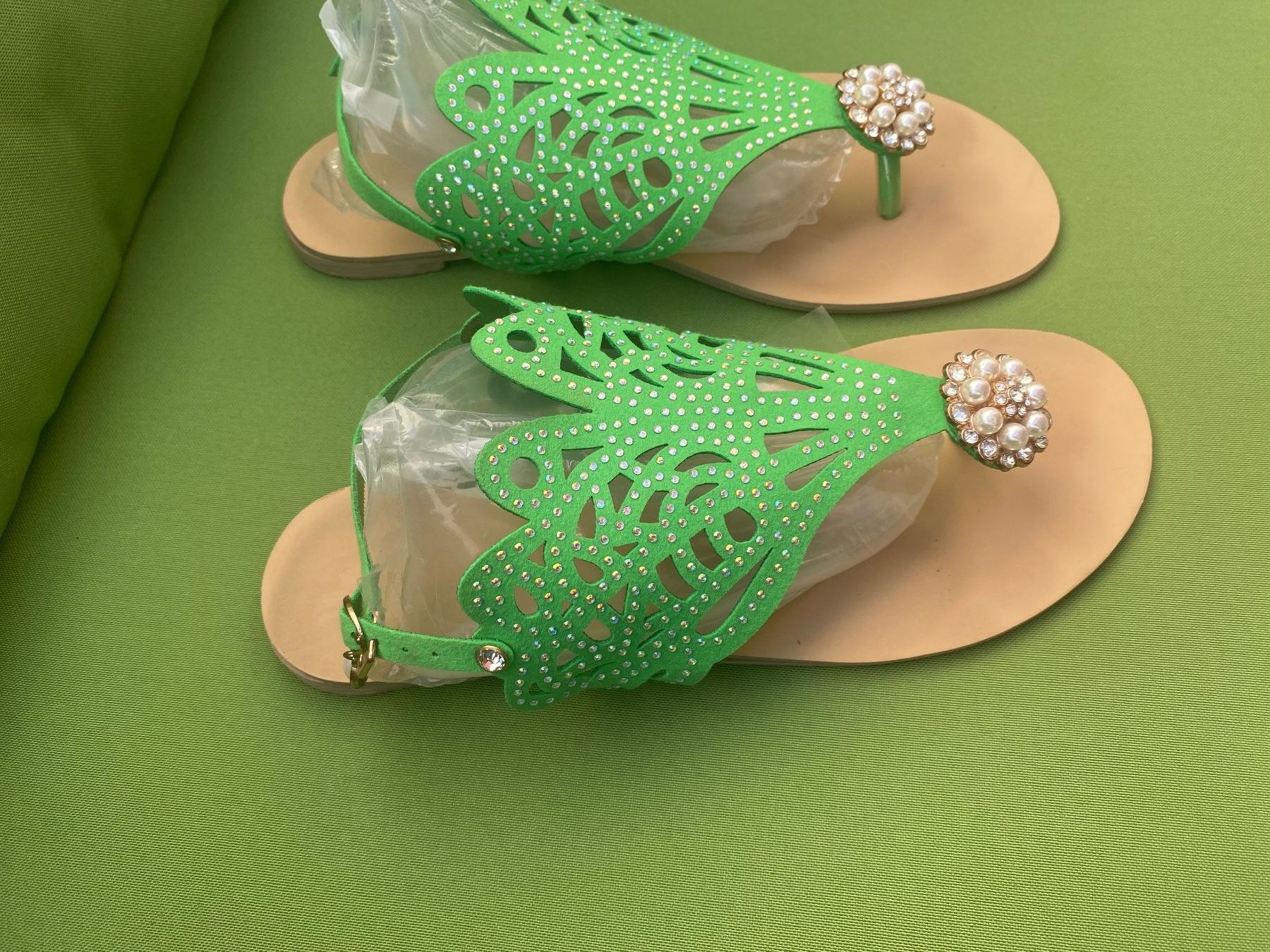 Damenschuhe: SUMMERTIME - stylische Flip-Flops mit Perlen, grün, 39 – Gebraucht aus Winkel von ferrari2022 1