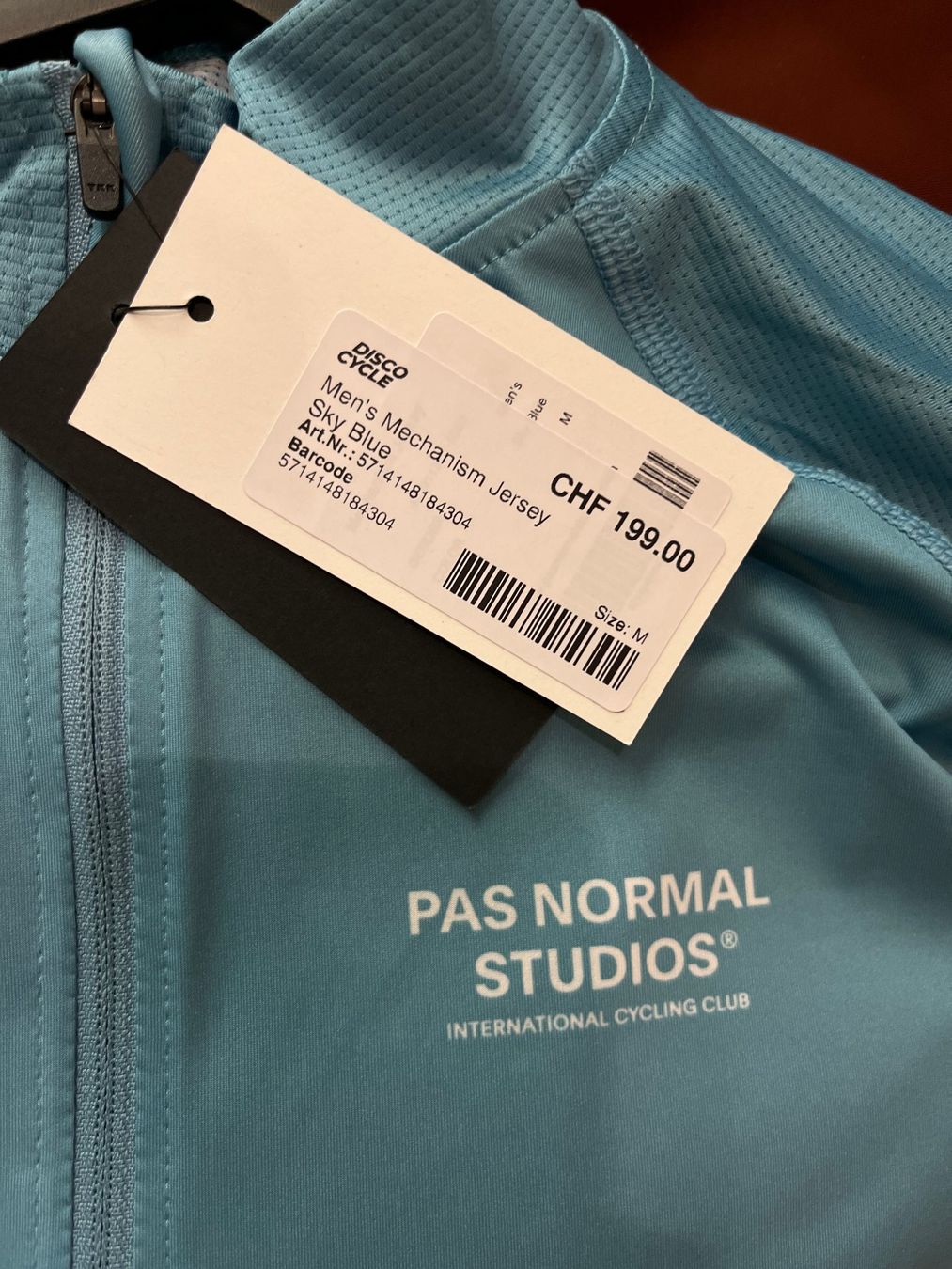 Pas Normal Studios Leibchen & Hosen: % Pas Normal Studios Men's Mechanism Jersey - Sky Blue M – Neu und originalverpackt aus Bern von Disco_Cycle 2