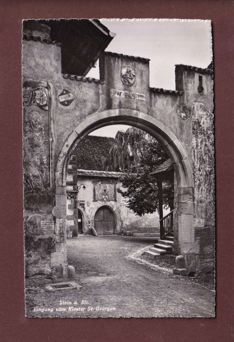 Cartoline postali: STEIN AM RHEIN - Kloster St. Georgen - Eingang – Usato da Pully venduto da nicecards