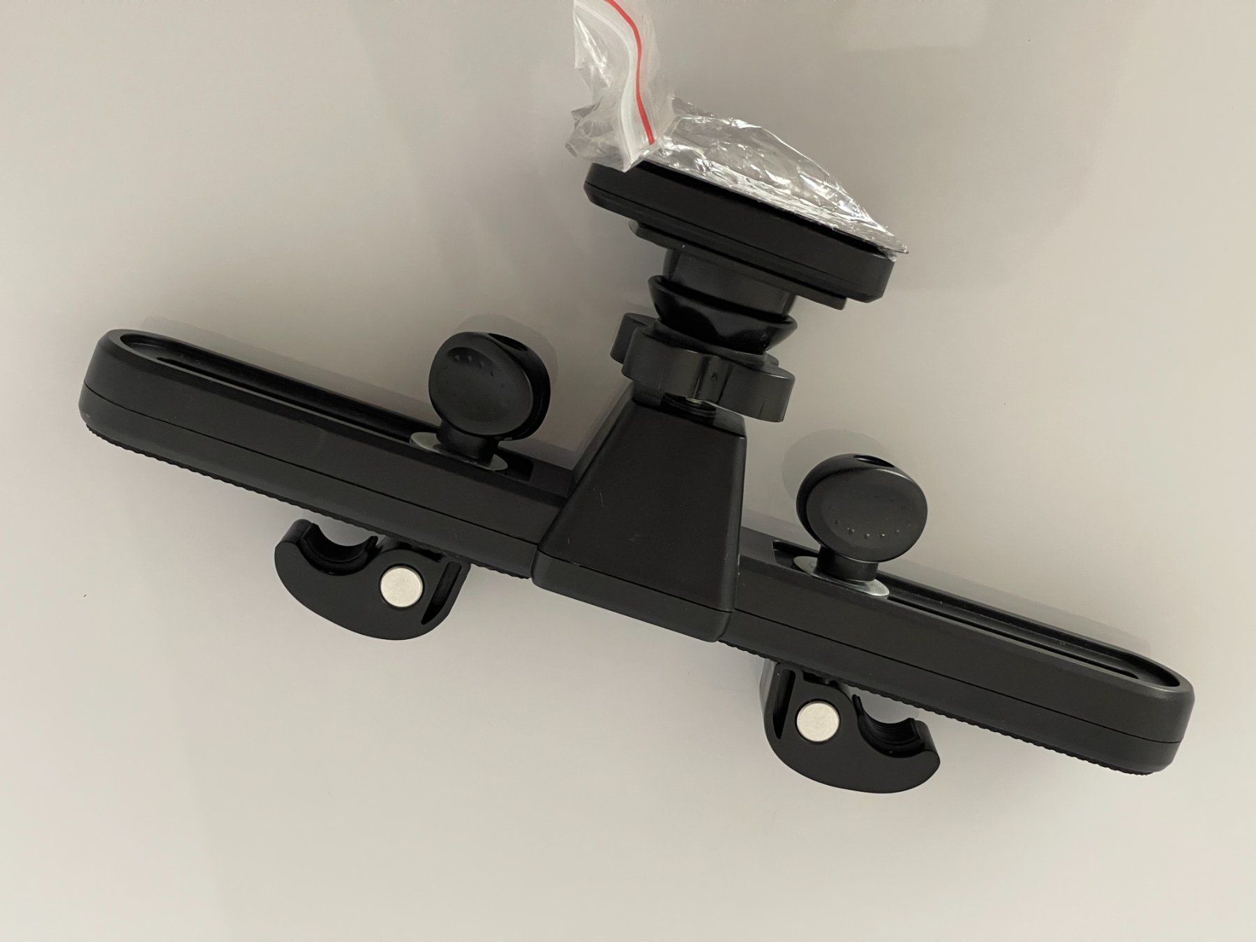 Supporti a parete: Universal Kopfstützen Halterung Tablet Halter – Usato da Jonen venduto da BMWE369 3