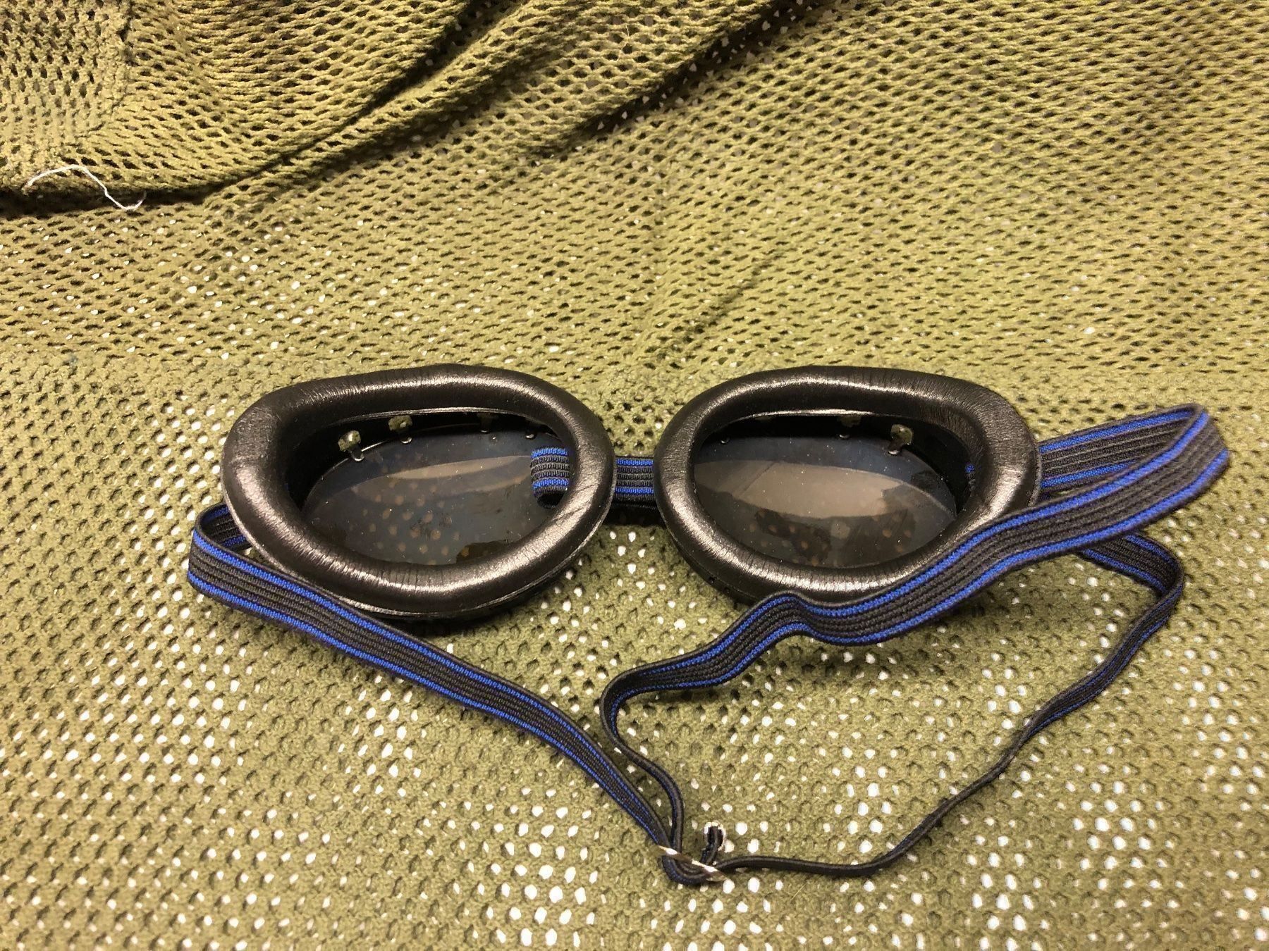 Occhiali & Lenti: Schweizer Armee Gletscherbrille original Militärbrille – Usato da Madiswil venduto da TEMISO 2