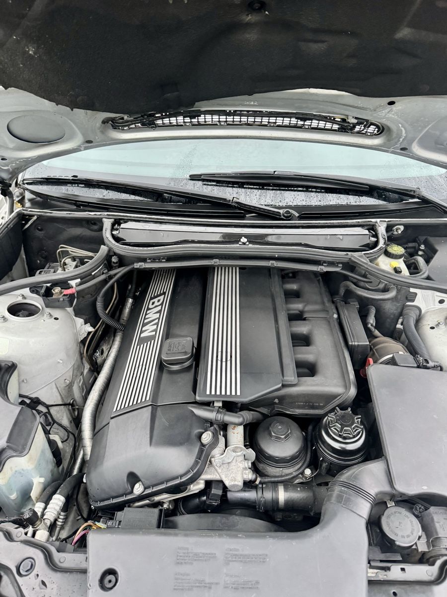 BMW Autos: BMW 330xi – Gebraucht aus Collombey von anthonytruffer