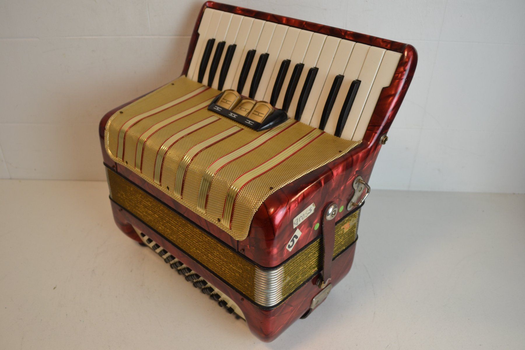 Hohner Strumenti musicali: Akkordeon chromatisch Hohner Concerto I – Usato da Zürich venduto da Brockito 2