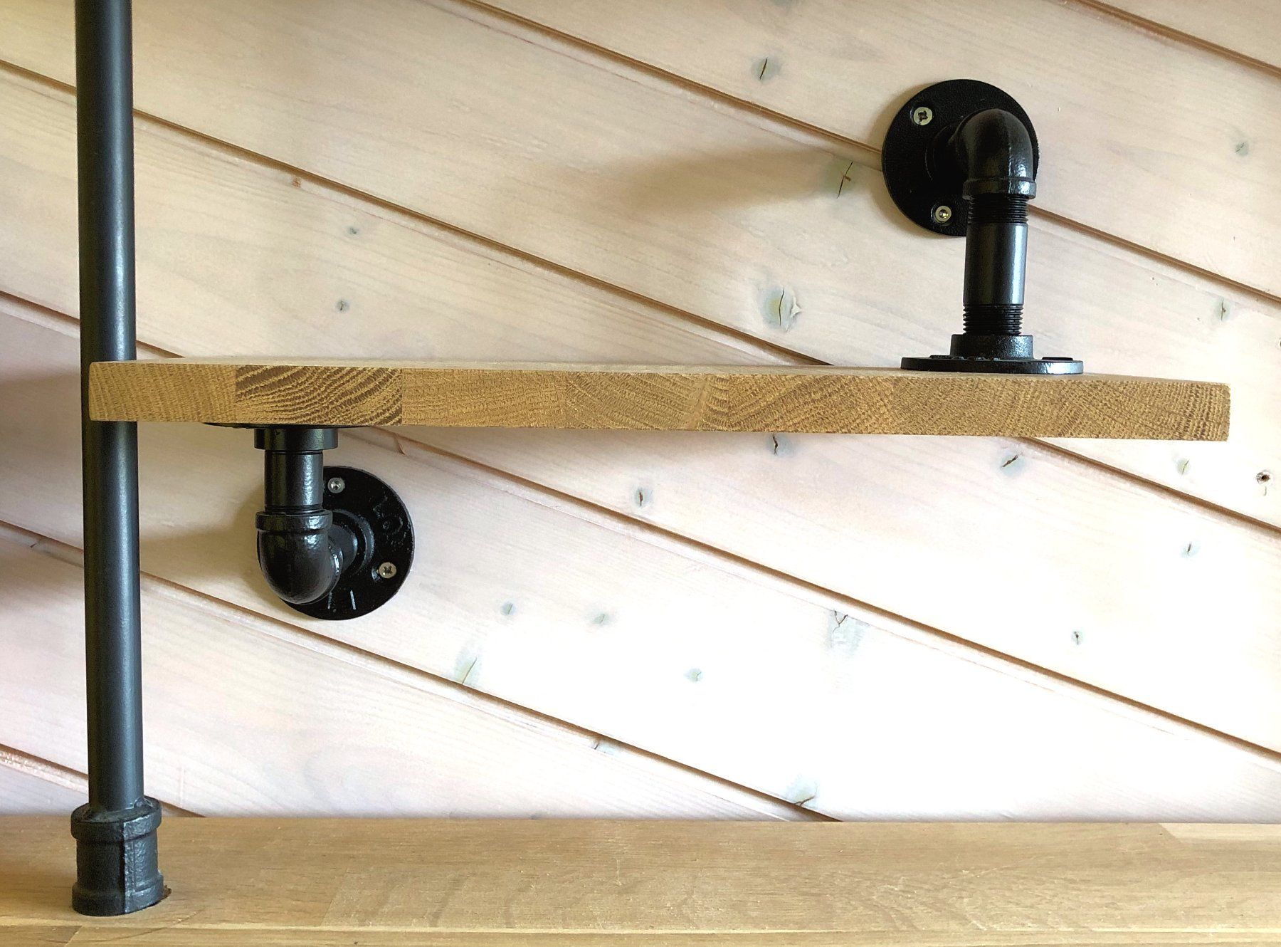 Regale: Wandregal im Industriestyle mit Eichenholzplatten – Gebraucht aus Rüti ZH von Jasna89 1