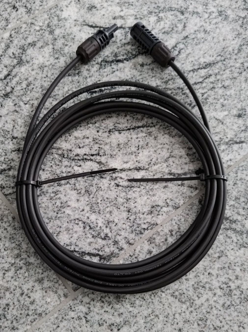 Kabel: Solarkabel Verlängerung 5 Meter , 4mm2, MC4 Anschluss – Neu und originalverpackt aus Bütschwil von Patrick4z