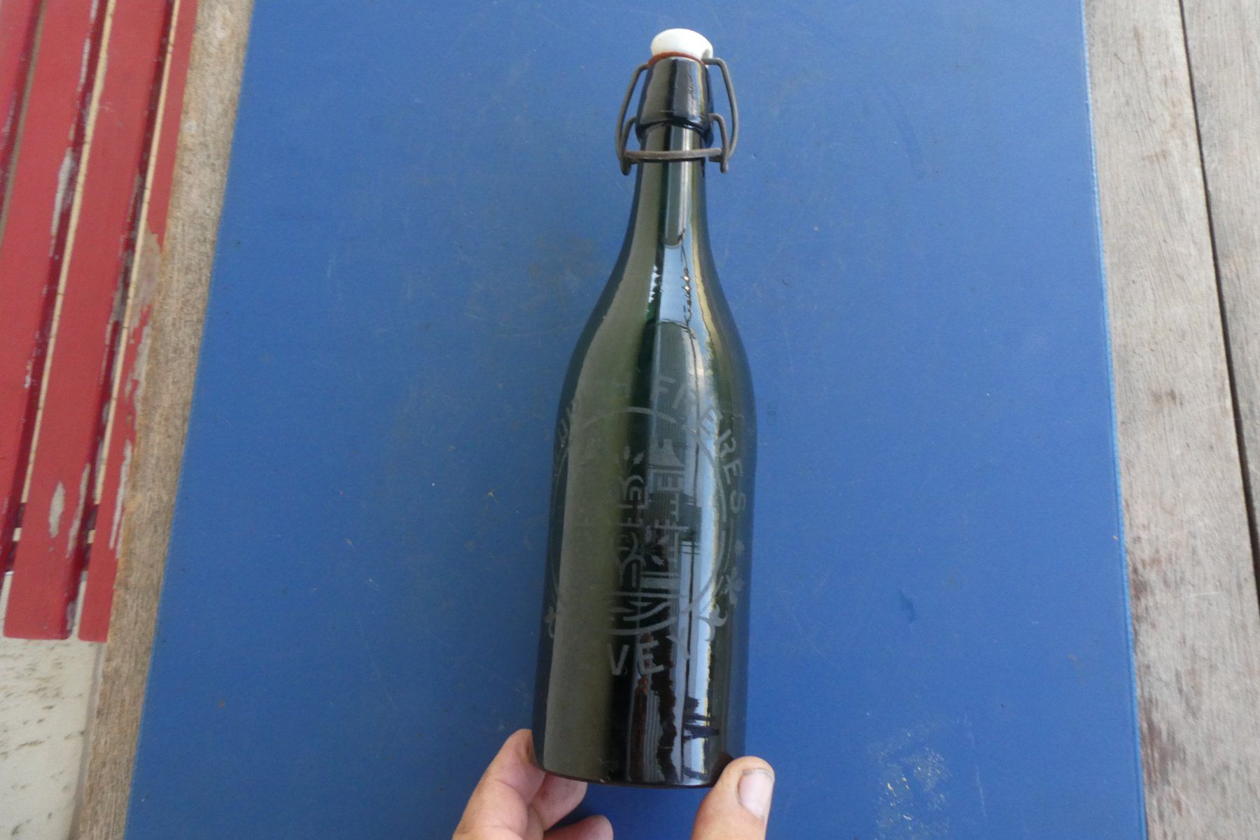 Feldschlösschen Verres, cruches & bouteilles: Bouteille de bière Vevey – D'occasion à Fontaines NE par monloisir 5
