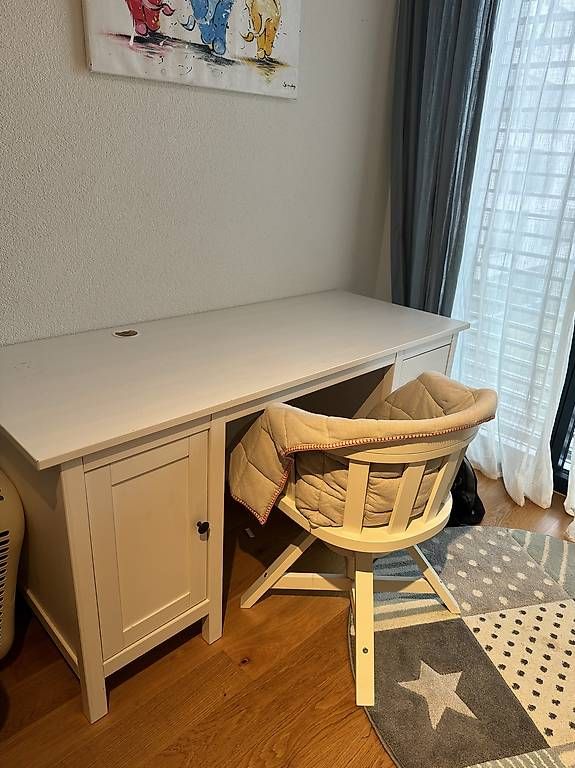 Ikea Schreibtische: Tisch +Stuhl ikea – Gebraucht aus Glattpark(Opfikon) von AnaStojkov