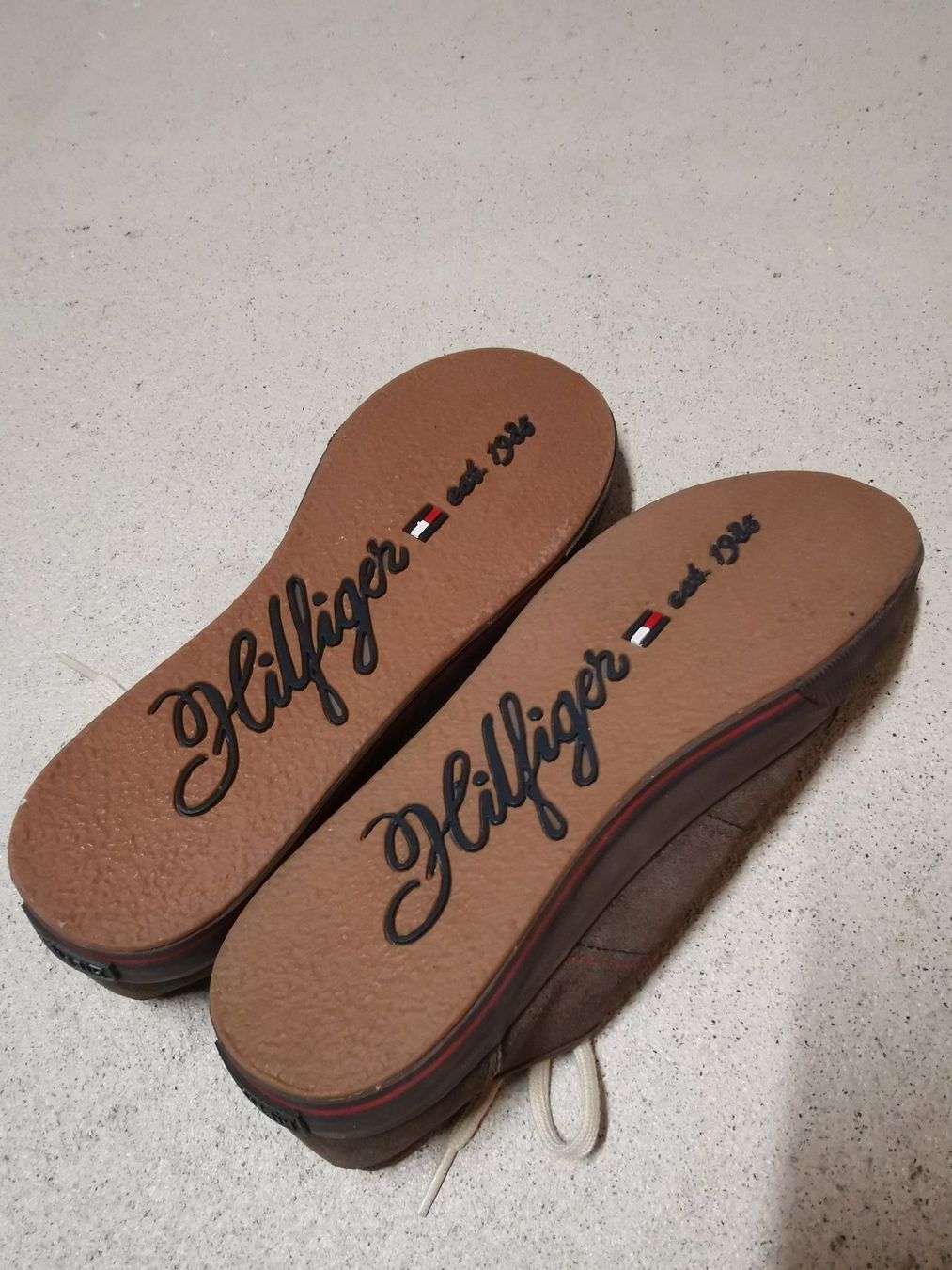 Tommy Hilfiger Scarpe da uomo: Tommy Hilfiger Schuhe Gr. 42 neue – Nuovo (secondo la descrizione) da Galgenen venduto da amoxan1 5