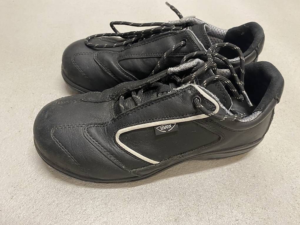 Scarpe da uomo: Uvex Sicherheitsschuhe nr 38 – Usato da Horgen venduto da ett_t5rh
