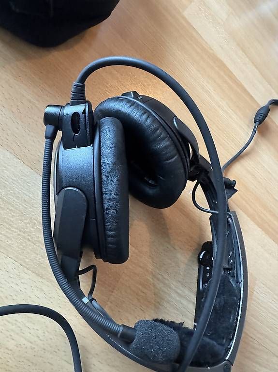 Kopfhörer: Bose A20 Bluetooth  defekt – Defekt aus Triesenberg von flatheadrider 3