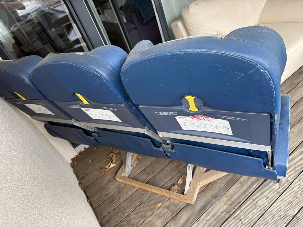 Poltrone: Swissair Sitzreihe mit Gestell – Usato da Kriessern venduto da M_Ricardo_20 1