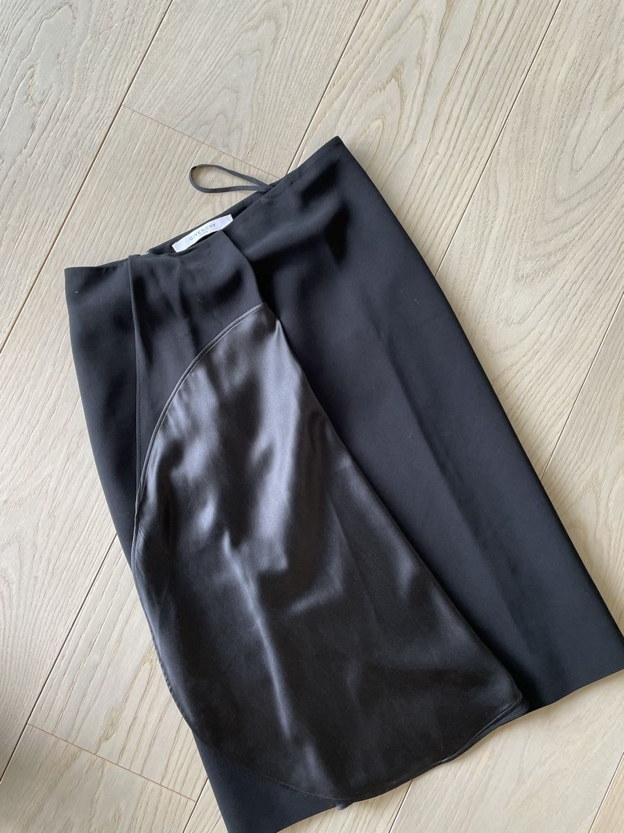 Givenchy Gonne: GIVENCHY Noire Jupe (Taille-36) – Nuovo (secondo la descrizione) da Genève venduto da rom_8nwv