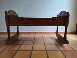 Antike Wiege aus Holz