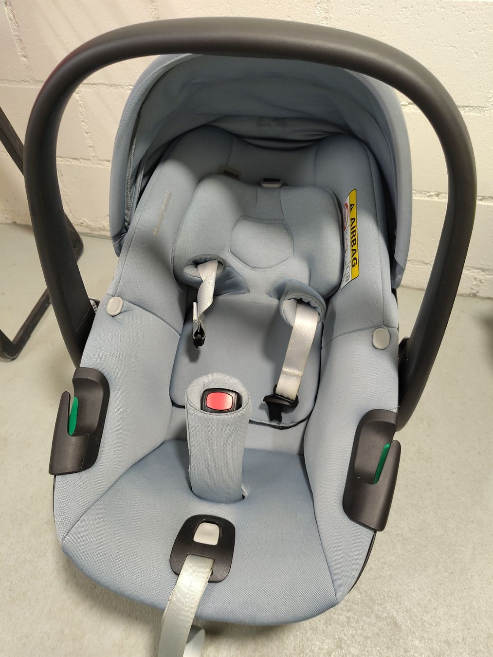 Maxi-Cosi Auto-Kindersitze: Autoschale von Maxi Cosi – Gebraucht aus Aarberg von barloomy