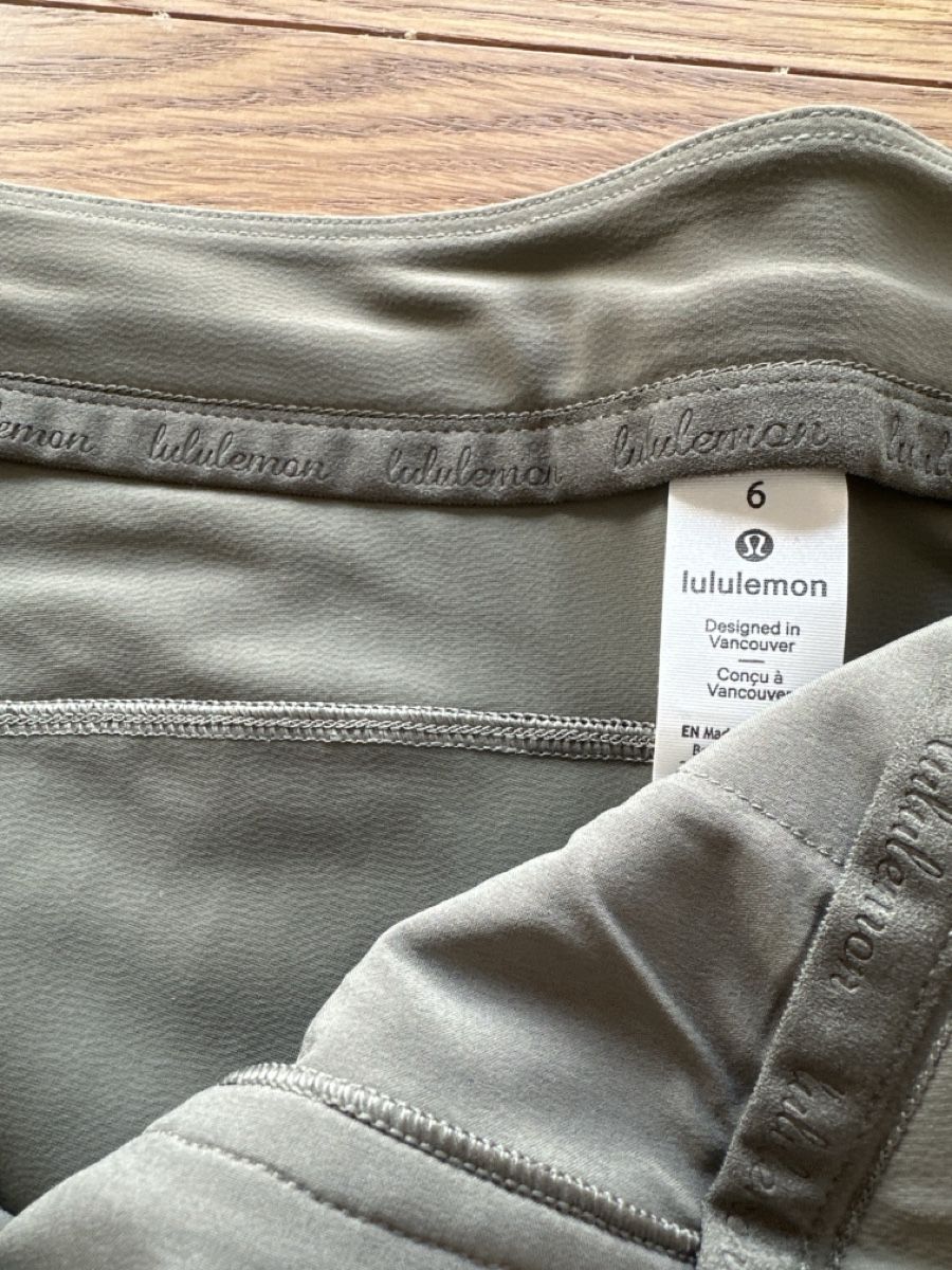 Lululemon Pantaloni: Lululemon ABC Pull-On Pant 6 NWT Olive Green Commute! – Nuovo e nell'imballaggio originale da Binningen venduto da can_s2yh 6