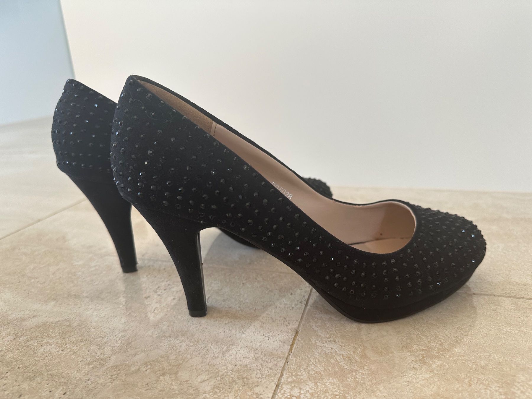 Scarpe da donna: Schwarze High Heels mit Glitzersteinen – Usato da Thalwil venduto da ViviFu 1