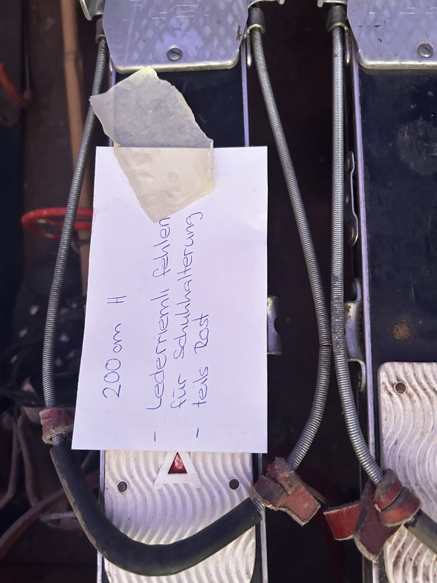 Sci: Antike Skier – Difettoso da Oberurnen venduto da red_5myh 2