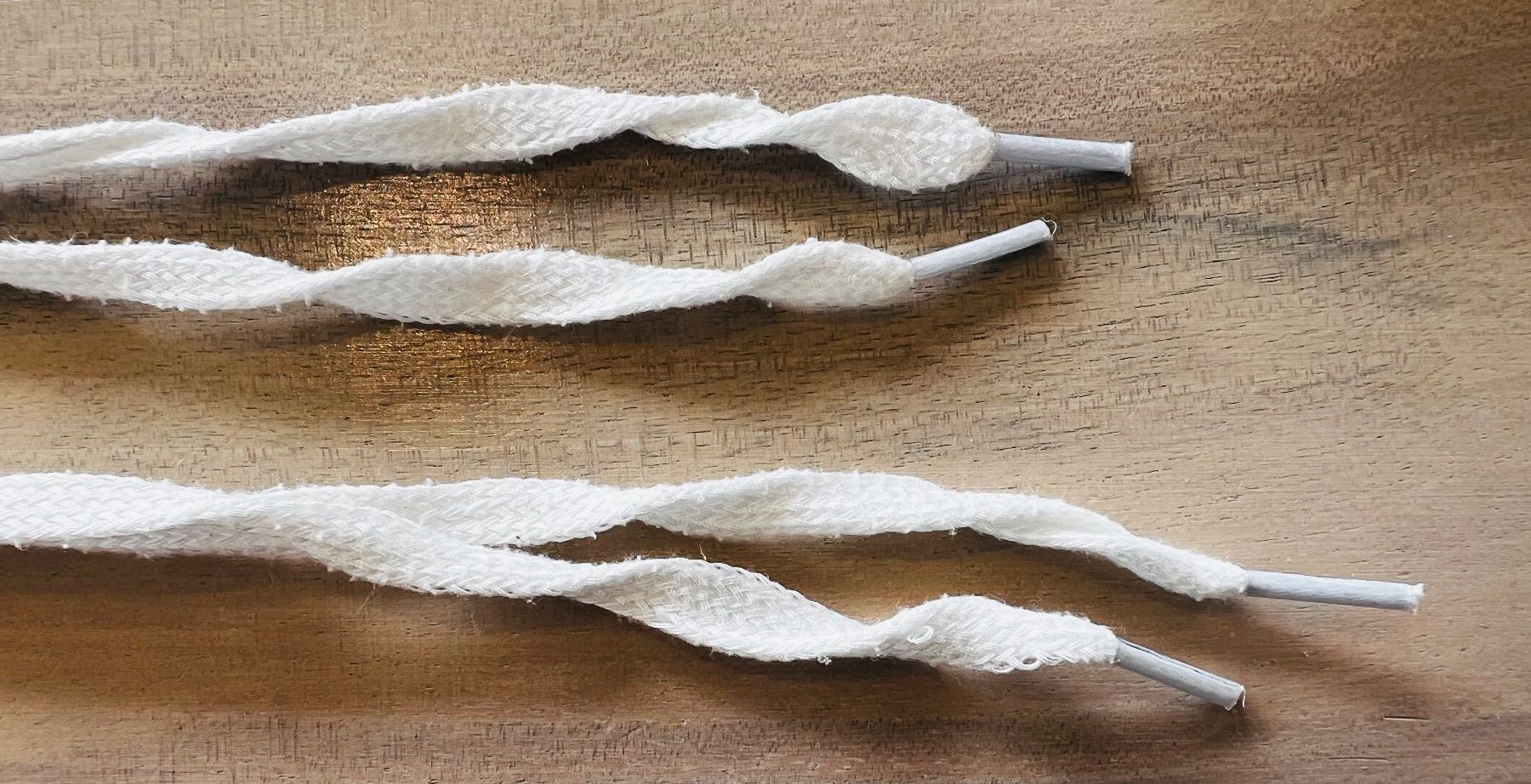 Scarpe da donna: Flache Schnürsenkel weiss – Usato da Endingen venduto da chocosweet 1