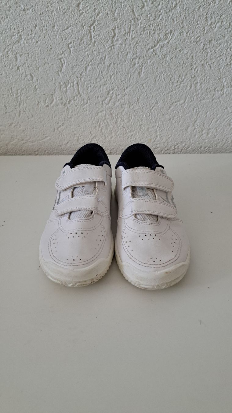 Decathlon Schuhe für Jungen: Kids Trainers White Velcro Size 30 Decathlon  – Gebraucht aus Thun von tan_2kvt