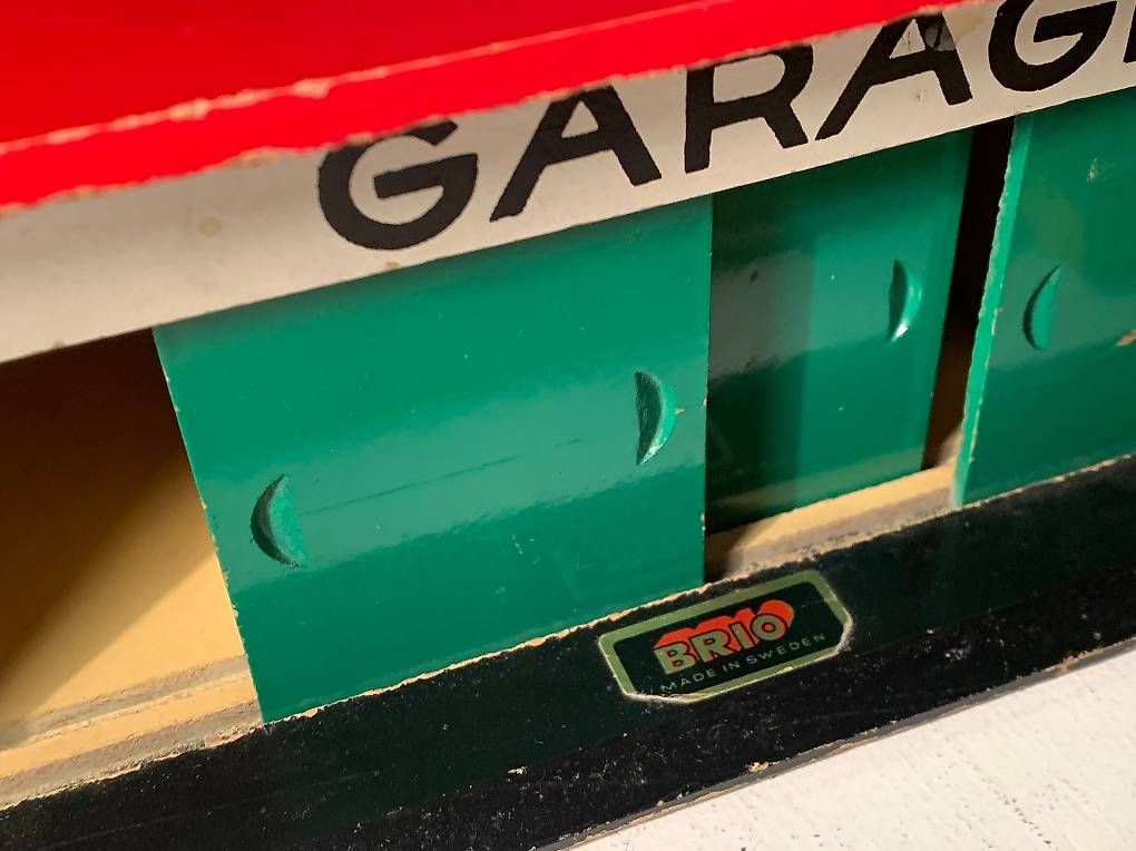 Spielzeuge: Original Brio-Garage, aus den 1950er Jahren – Gebraucht aus Zürich von Rotgruen 1