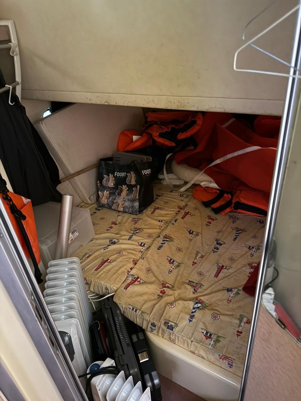 Gobbi Barche: GOBBI 25 CABIN  -  HAFENPLATZ – Usato da Avenches venduto da BOOTTRANSPORTE 4