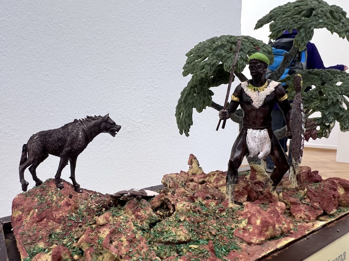 Figuren: Zulu with Hyena – Gebraucht aus Basel von Binis01 1