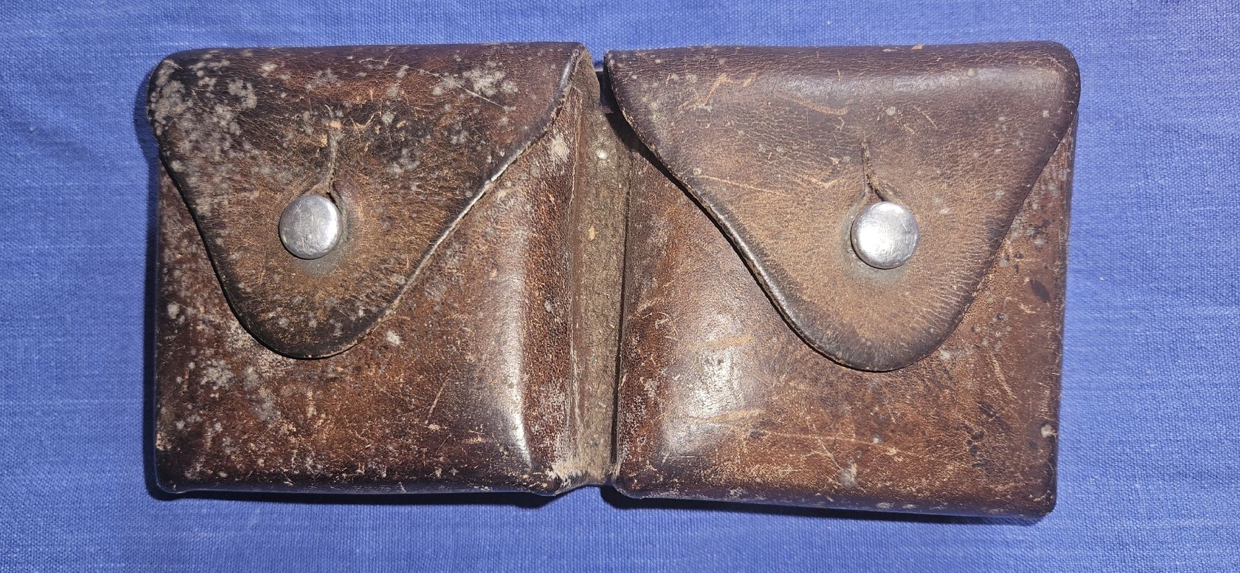 Schweizer Armee Borse: Schweizee Patronentasche, Ledertasche mit Druckknopf  – Usato da Kaltacker venduto da Cougar01