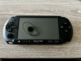 Sony PSP black inkl. 4 Spiele guter Zustand