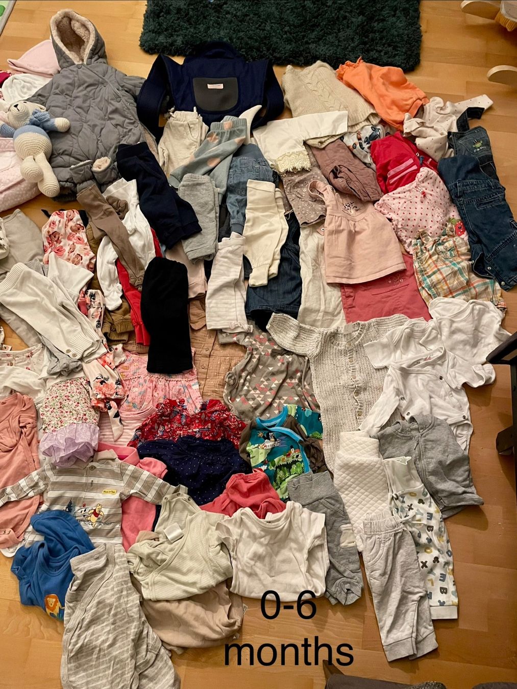 Lotti di vestiti: Clothes from new born to 2+, diaper bin & bottle sterilizer – Usato da Meilen venduto da val_tsv8 1