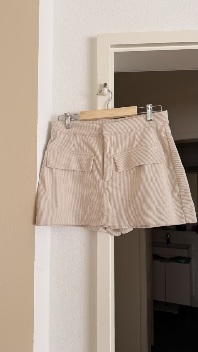 Pantalons: Shorts mit Rock-Optik – Neuf (Voir description) à Thun par tat_wg9t