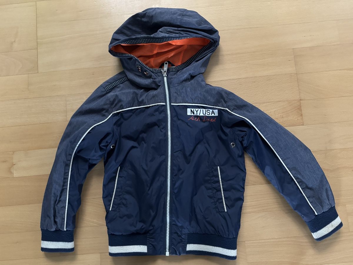 Lotti & Set di vestiti: Übergangsjacke/ Jacke 122/128 – Usato da Ermatingen venduto da Pinggu02