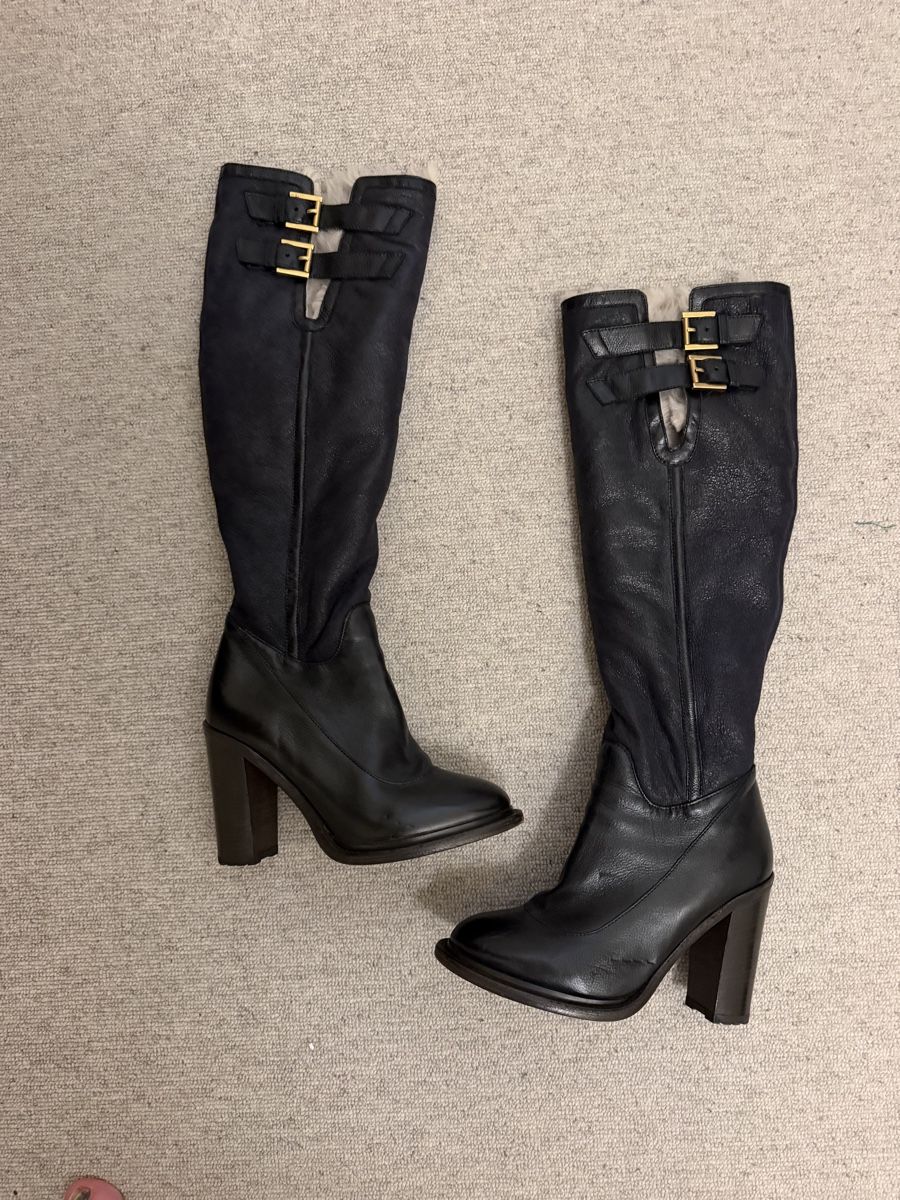 Ugg Damenschuhe: UGGs Stiefel – Neu (gemäss Beschreibung) aus Zürich von ani_gmc7