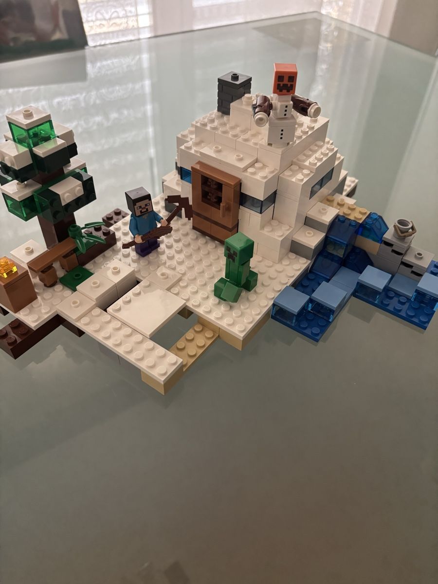 Lego Kit di costruzioni: Lego Minecraft Das Schneeversteck - 21120 – Usato da Weiningen ZH venduto da GriederRemarket