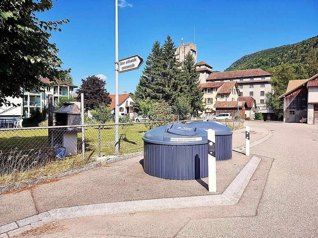 Altro per Ufficio & Commercio: Windel container Halbunterflurcontainer Halbunterirdischer ! – Usato da Tavannes venduto da .Rochat. 4