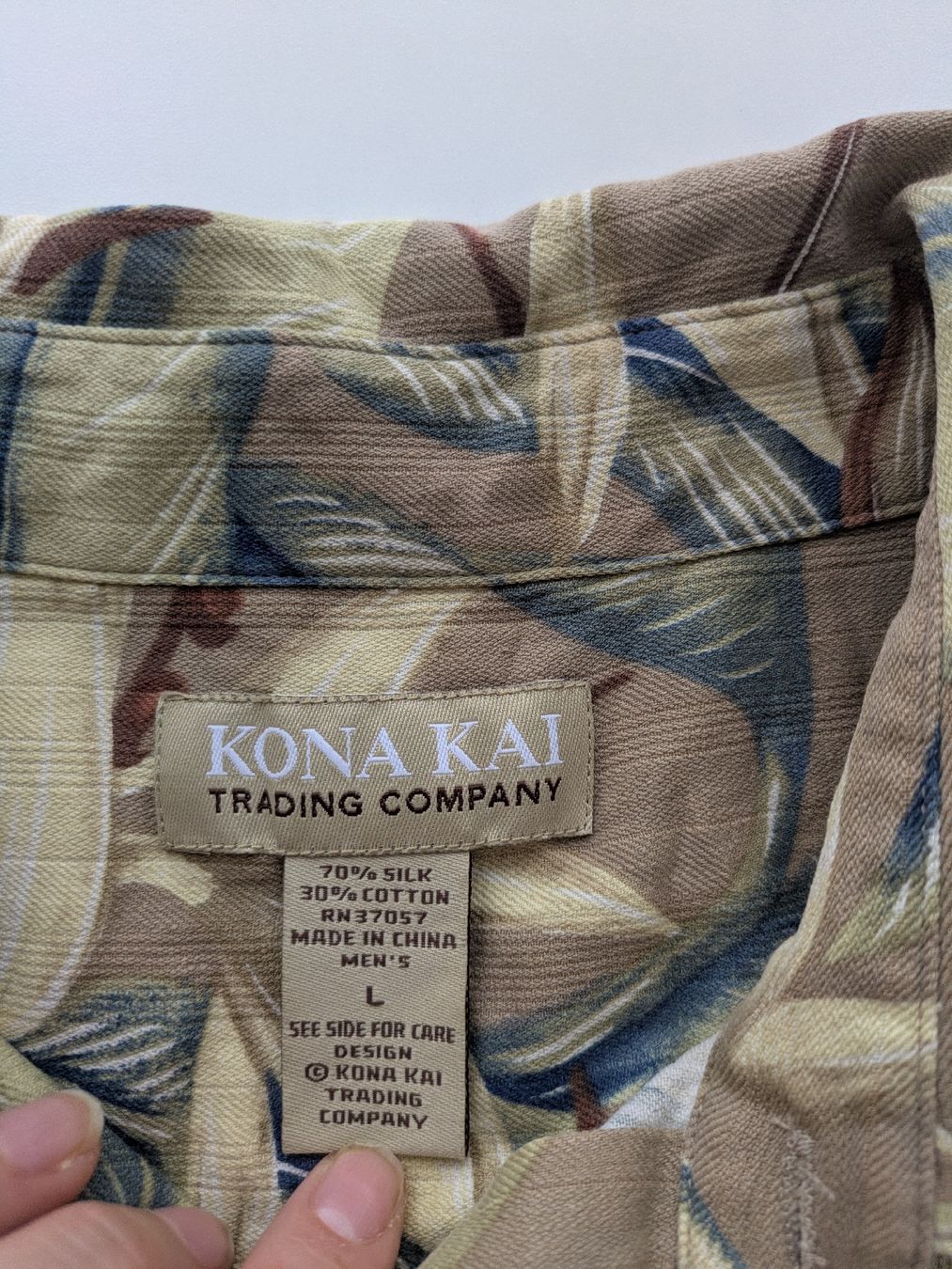 Camicie: Seidenhemd  KONA KAI Grösse L braun gemustert  – Usato da Rorschach venduto da joh_v2y2 1